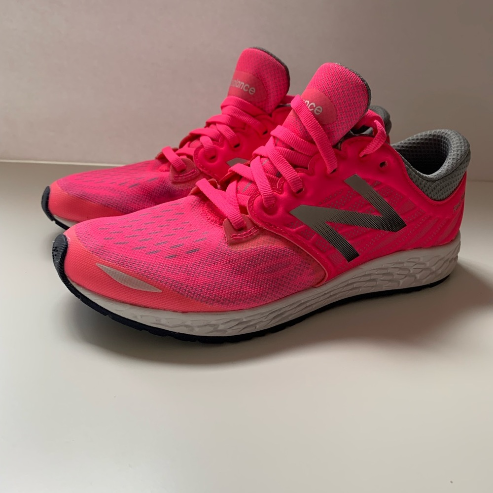 New Balance girls pink running shoe sneaker size 5, Zante v3